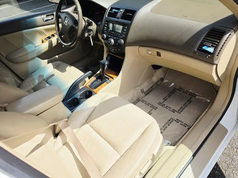 Used 2004 Honda Accord EX image 11
