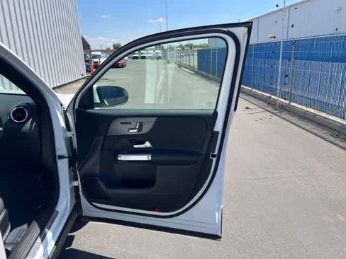 Used 2026 Mercedes-Benz GLB 250 image 22