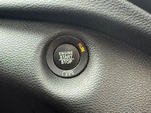 Used 2020 Jeep Cherokee Limited image 16