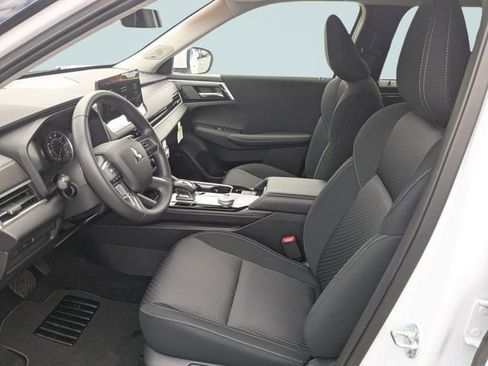 New 2026 Mitsubishi Outlander ES FWD image 19