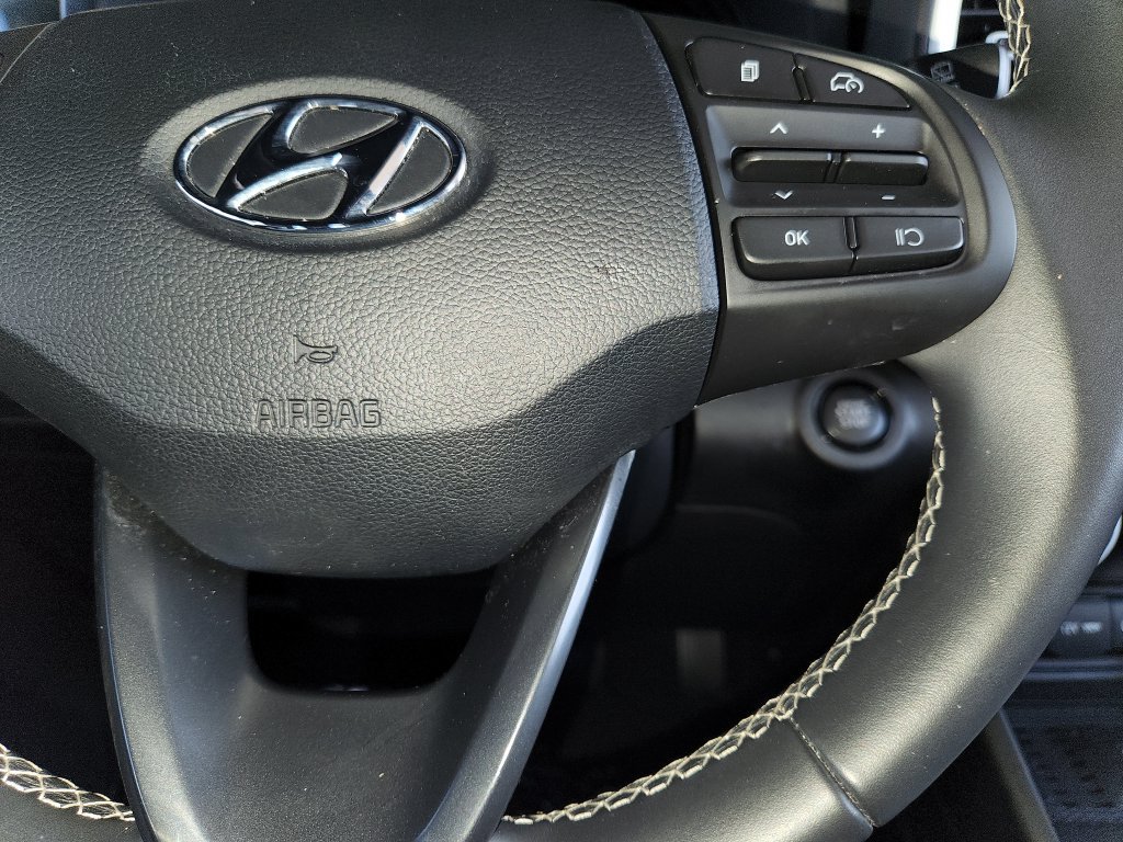 Used 2024 Hyundai Venue Limited FWD image 26