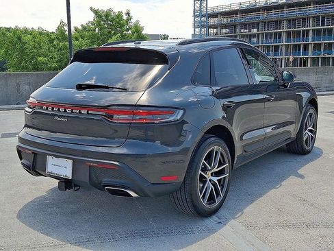 Used 2025 Porsche Macan image 8