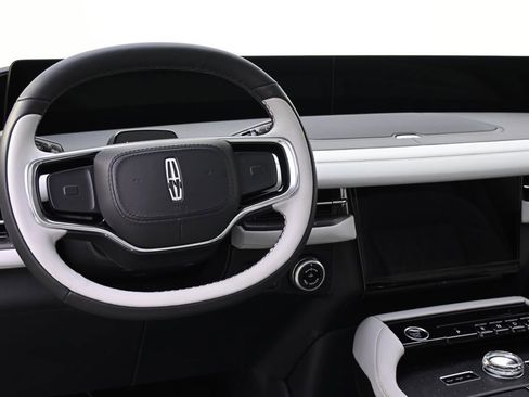 New 2026 Lincoln Navigator Black Label AWD/4WD image 12
