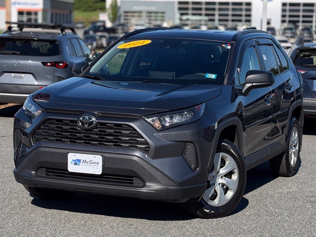 Used 2021 Toyota RAV4 LE AWD/4WD image 1