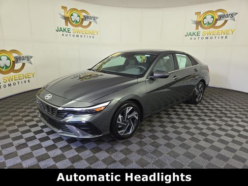 Used 2024 Hyundai Elantra SEL w/ Convenience Package FWD image 3