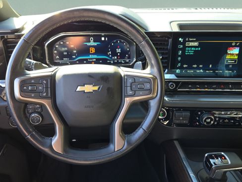 Used 2023 Chevrolet Silverado 1500 High Country w/ High Country Premium Package AWD/4WD image 11