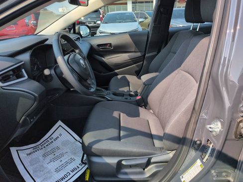 Certified 2025 Toyota Corolla LE FWD image 9