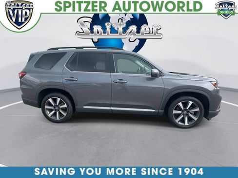 Used 2023 Honda Pilot Touring image 10