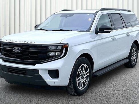 Used 2025 Ford Expedition Max Active AWD/4WD image 2
