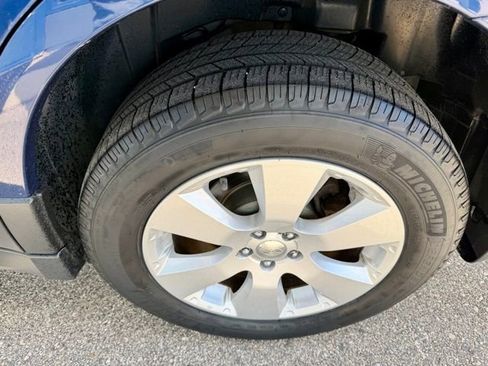 Used 2011 Subaru Outback 2.5i Premium image 10