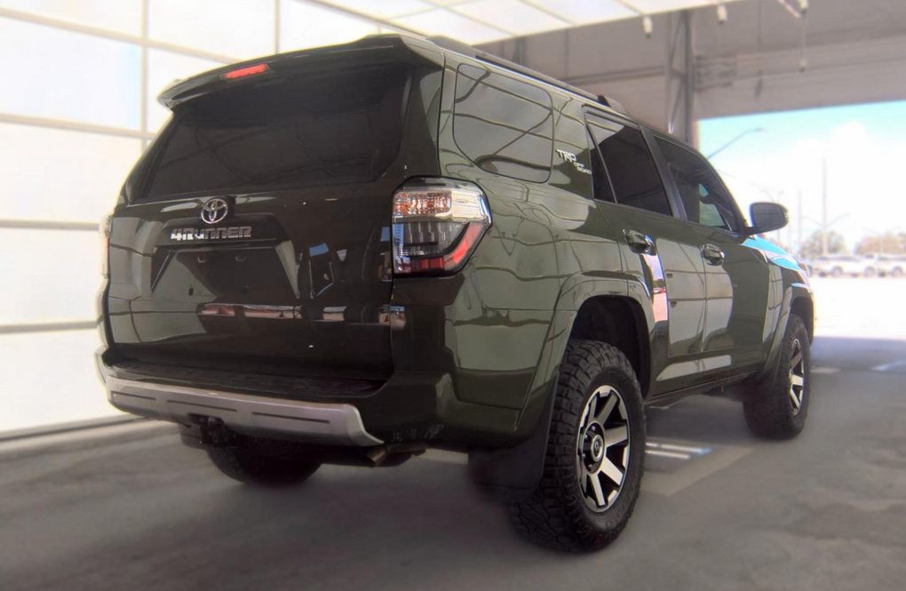 Used 2022 Toyota 4Runner TRD Off-Road Premium w/ Moonroof Package AWD/4WD image 3