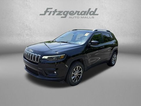 Used 2019 Jeep Cherokee Latitude Plus AWD/4WD image 3