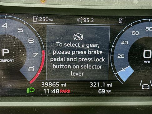 Used 2025 Audi Q3 2.0T Premium AWD/4WD image 19