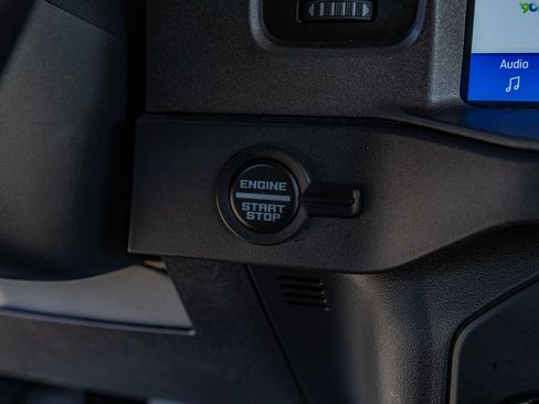 Used 2025 Ford Bronco Badlands AWD/4WD image 17