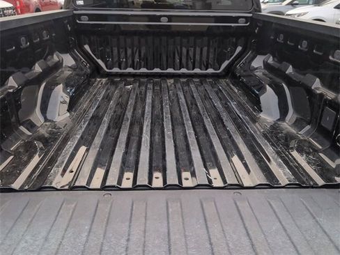 Used 2024 Chevrolet Colorado LT image 24