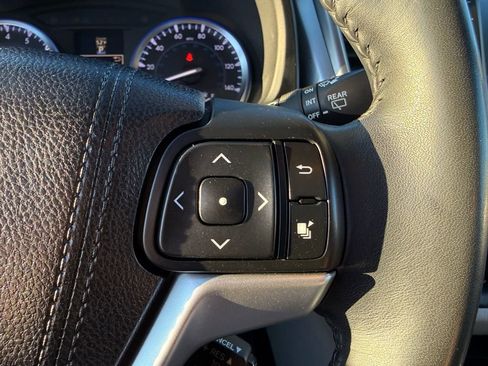 Used 2015 Toyota Highlander XLE image 20