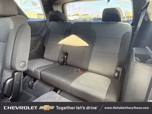 Used 2023 Chevrolet Traverse LT FWD image 33