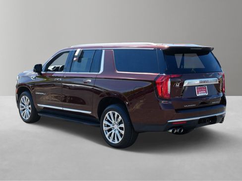 Used 2022 GMC Yukon XL Denali AWD/4WD image 5