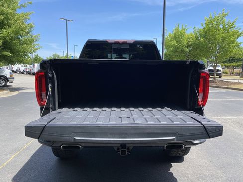 Used 2021 GMC Sierra 1500 AT4 w/ Technology Package AWD/4WD image 12