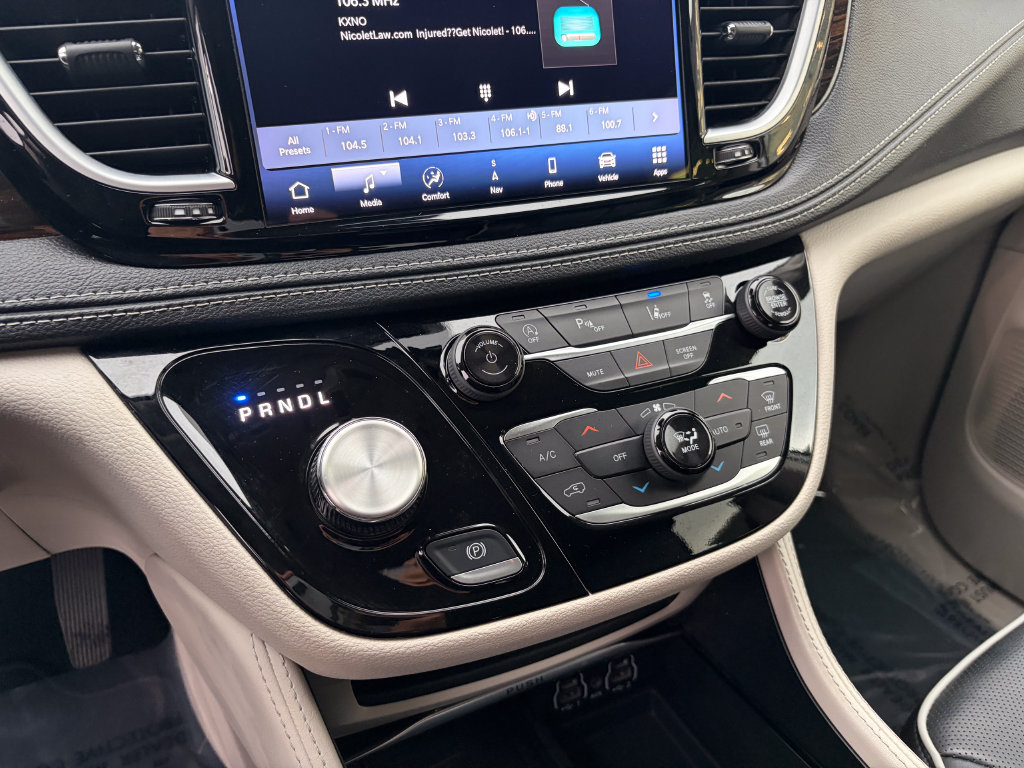Used 2024 Chrysler Pacifica Limited FWD image 22