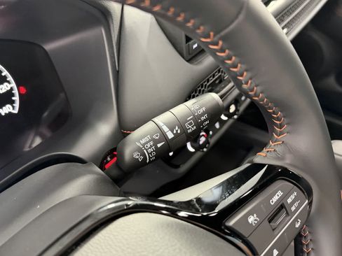 Used 2025 Honda HR-V Sport image 4