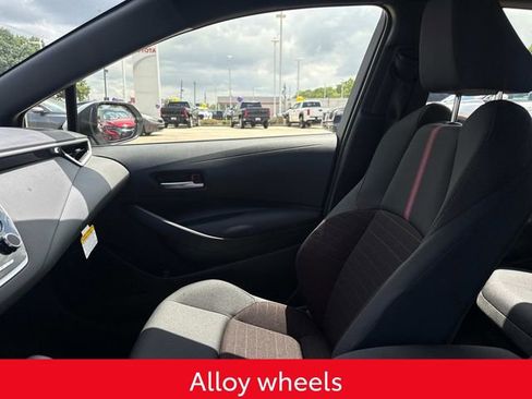 Used 2026 Toyota Corolla SE w/ SE Premium Package image 21