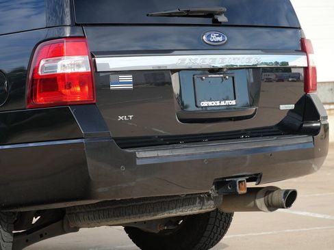 Used 2015 Ford Expedition XLT RWD image 32