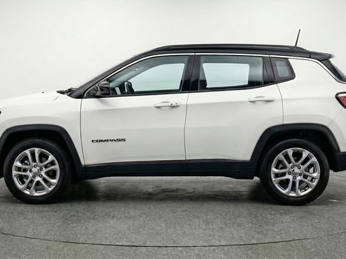 Used 2025 Jeep Compass Limited AWD/4WD image 4