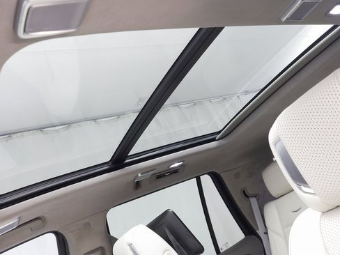 Used 2024 Cadillac Escalade Sport Platinum w/ LPO, ONYX Package image 17