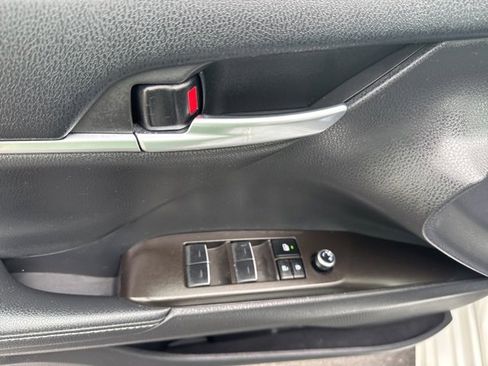 Used 2023 Toyota Camry XSE image 12