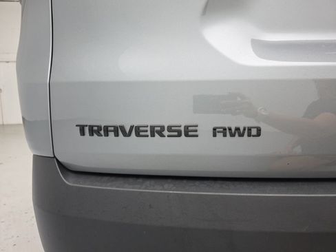 Used 2023 Chevrolet Traverse RS AWD/4WD image 60