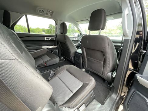 Used 2024 Ford Explorer XLT image 43