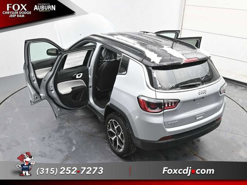 New 2026 Jeep Compass Limited image 37