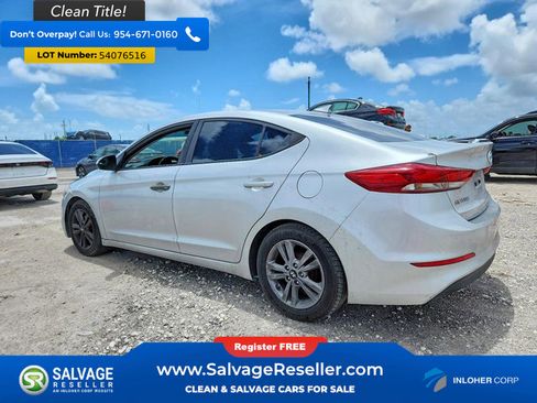 Used 2017 Hyundai Elantra SE FWD image 3
