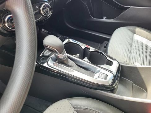 Used 2025 Chevrolet Trax LT FWD image 13