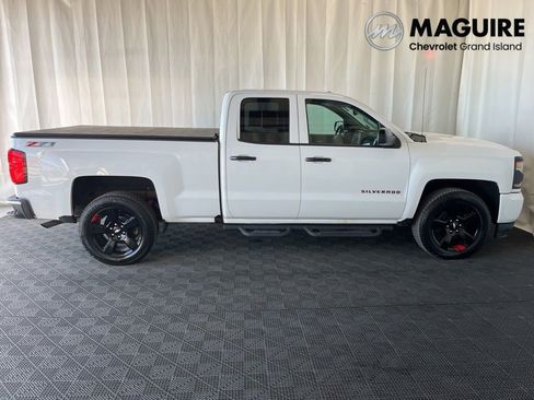 Used 2017 Chevrolet Silverado 1500 LT w/ Redline Edition AWD/4WD image 2