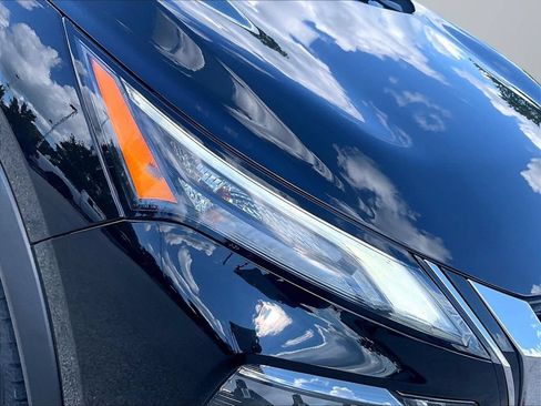 Used 2021 Nissan Rogue S AWD/4WD image 30