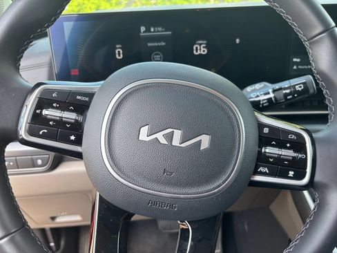 Used 2026 Kia Carnival FWD image 29