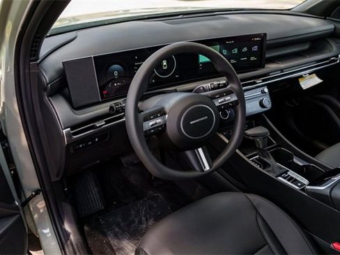 New 2025 Hyundai Santa Cruz SEL image 8