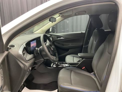 New 2026 Buick Encore GX Sport Touring w/ Comfort Package FWD image 9