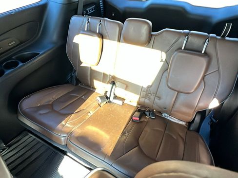 Used 2017 Chrysler Pacifica Limited w/ UConnect Theater Package image 25