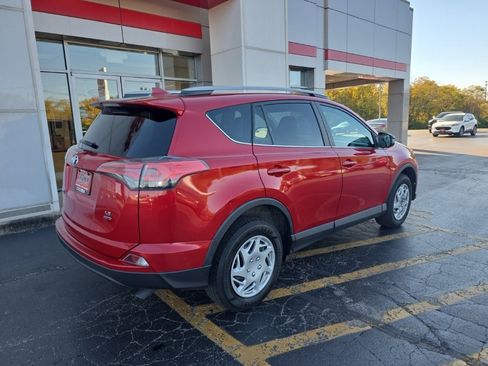 Used 2017 Toyota RAV4 LE image 3
