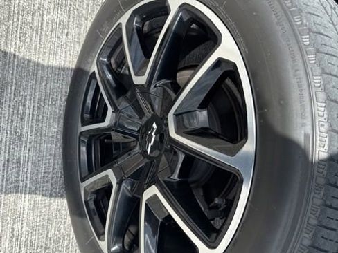 Used 2022 Chevrolet Tahoe RST w/ Luxury Package RWD image 19