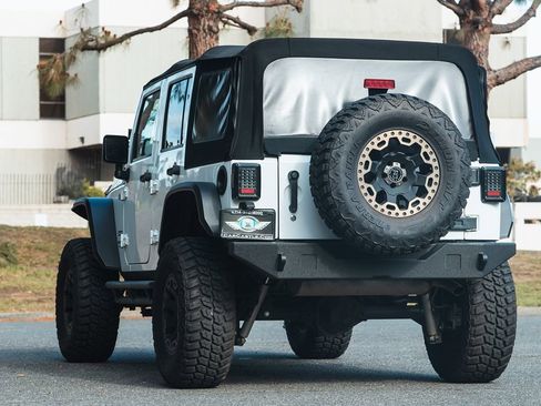 Used 2018 Jeep Wrangler Unlimited Sport S image 12