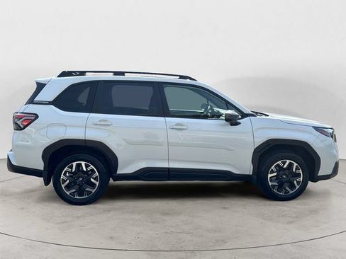 Certified 2025 Subaru Forester Premium AWD/4WD image 6