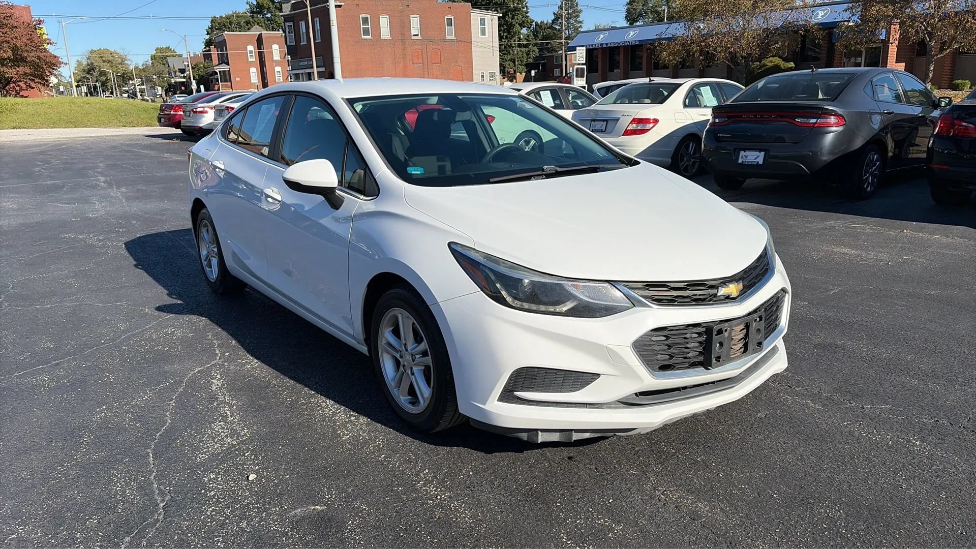Used 2016 Chevrolet Cruze LT FWD image 3