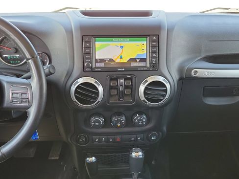 Used 2017 Jeep Wrangler Unlimited Sahara w/ Max Tow Package AWD/4WD image 24