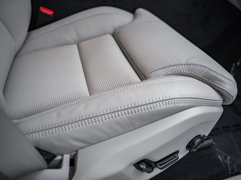 New 2026 Volvo XC60 B5 Ultra w/ Protection Package Premier image 34