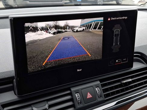 Used 2021 Audi Q5 Premium image 17