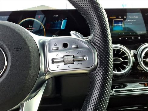 Used 2022 Mercedes-Benz GLB 35 AMG GLB 35 AMG image 23